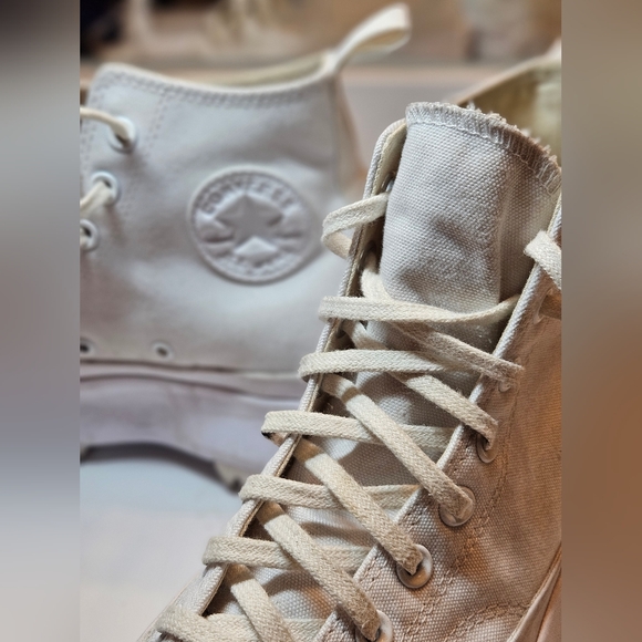 Converse - Picture 4 of 9